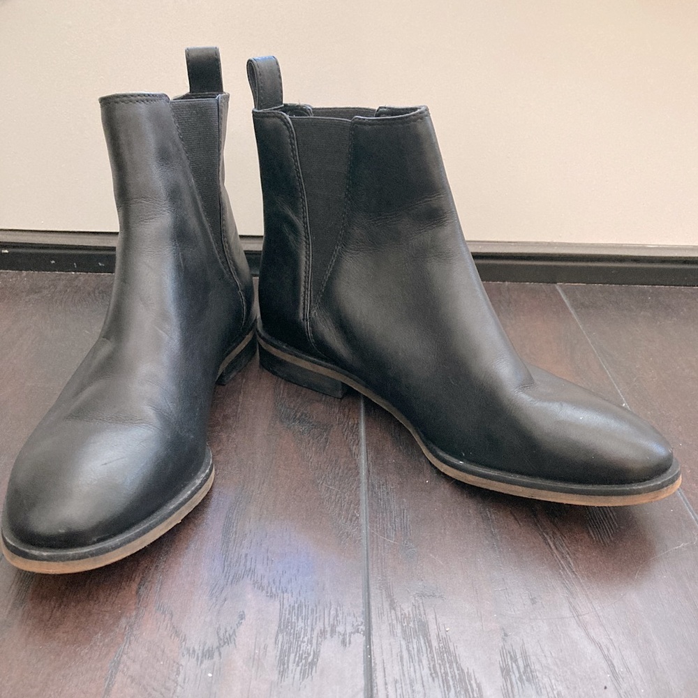 Lucky Brand. Women’s size 9.5 flat black boots